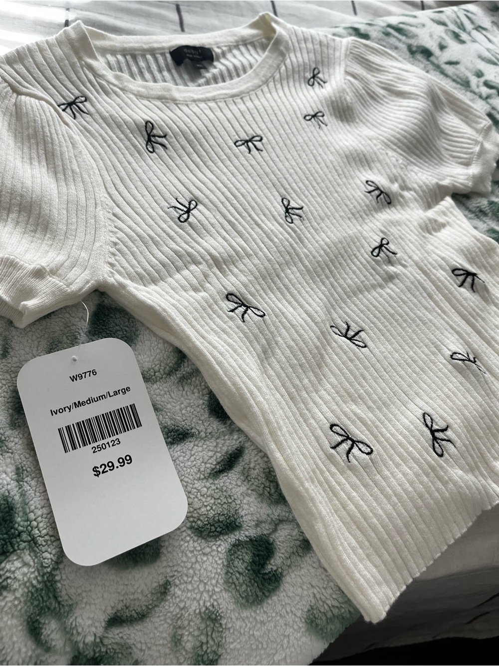 Ivory Bow Knit Top - DressUp - Picture 3 of 5